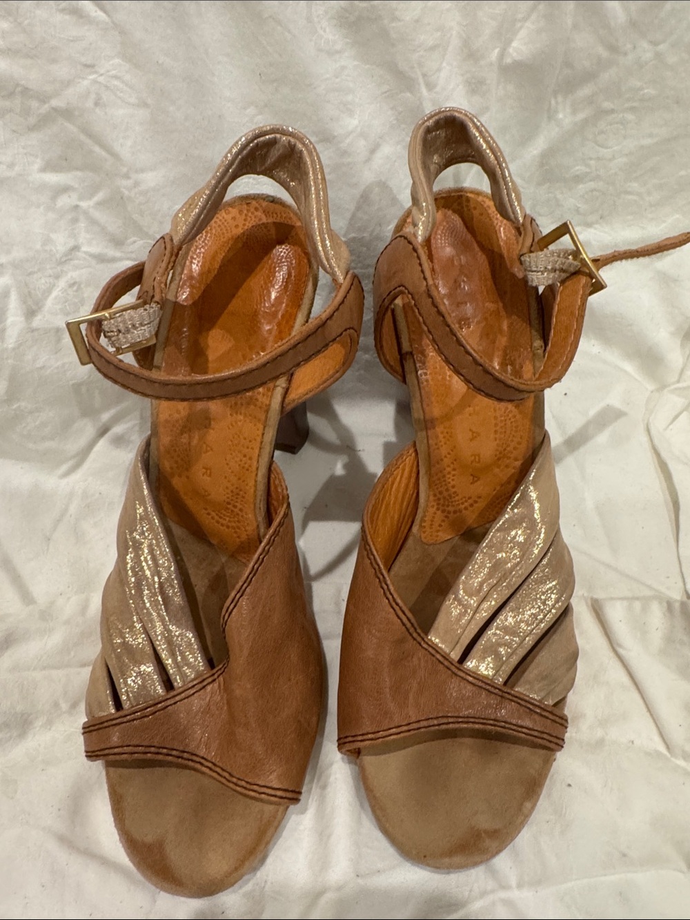 Chie Mahara Women's Two-Tone Tan and Metallic Sandal Heels barely worn